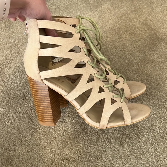 NIB Lace-up leather open toe gladiator booties with stacked block heel - Picture 5 of 9